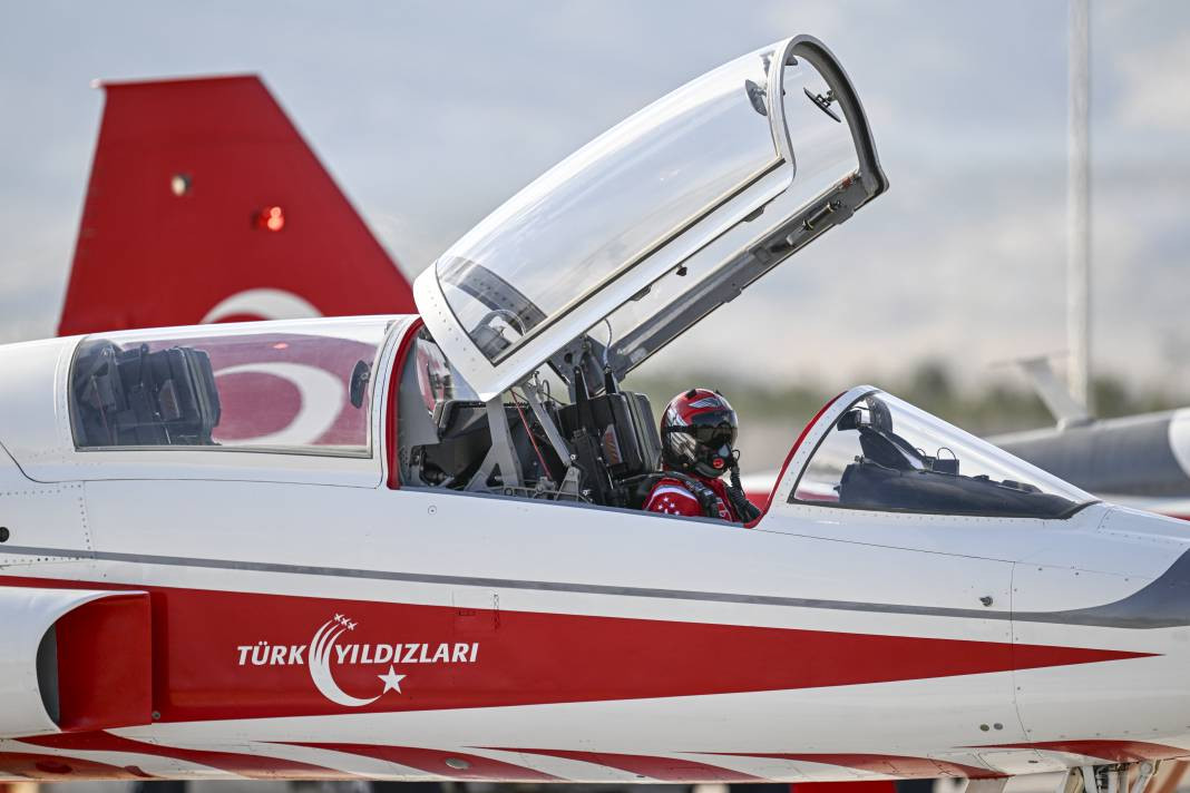 Türk Yıldızları’ndan 30 Ağustos’ta Anıtkabir’de saygı uçuşu - Resim: 38